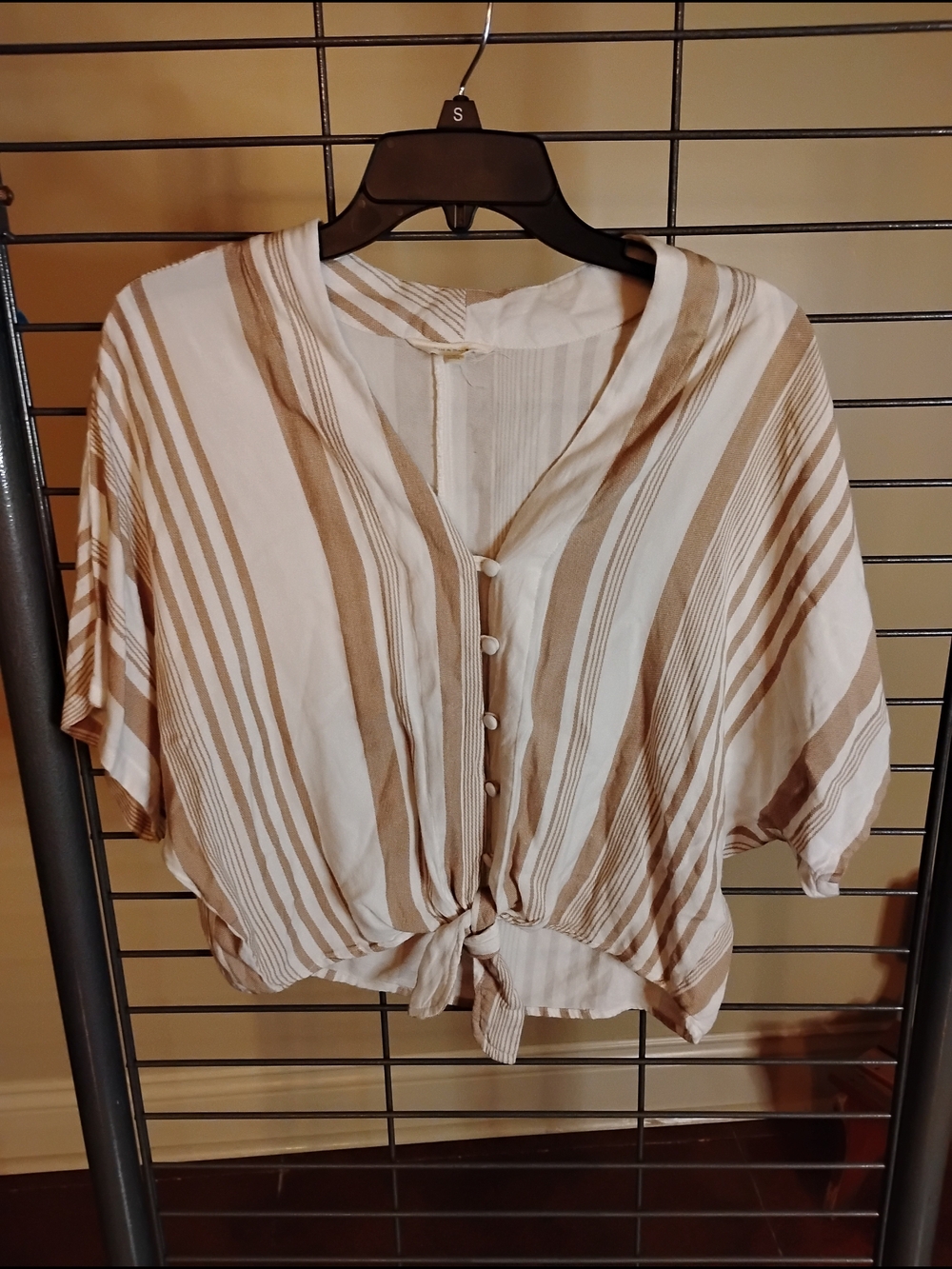 Button-Front Tie Hem Striped Blouse in Beige and White‎